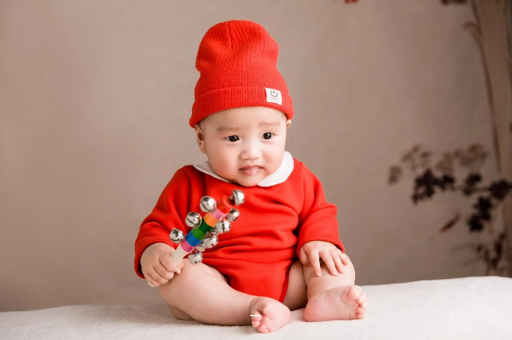 天门宝宝几个月戴银手镯好 天门宝宝几个月戴银手镯好